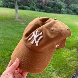 47’ x Carhartt tan New York baseball cap hat